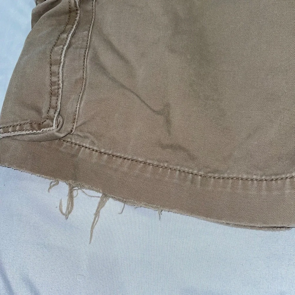 Old Navy Mens Cargo Shorts Khaki Tan Cotton Distressed Frayed Hem Size 32